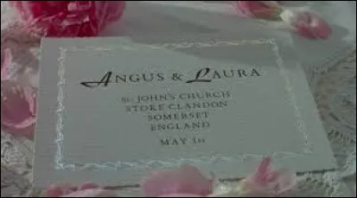 Pour le premier mariage d'Angus et Laura, qu'a mis comme alliance le t&eacute;moin ?