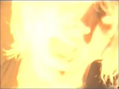 Cette photo est extraite du clip de :