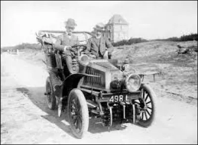 En quelle année fut inventée la première voiture ? 
(ne pas prendre en compte l'image)