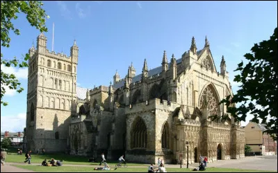 Ville anglaise de 115 000 habitants, chef-lieu du Devon :