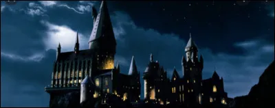 Comment s'appelle l'école de magie ?