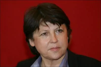 Martine Aubry a prsent un panier garni qu'elle souhaitait offrir  Georges Frche, prsident sortant du conseil rgional de Languedoc-Roussillon et ex-socialiste. Que pouvait-on y trouver ?