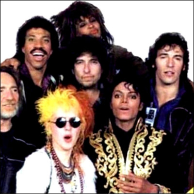 Quel est le nom de ce collectif avec la chanson "We Are The World" ?