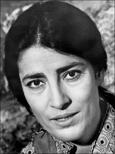 Cette actrice grecque, qui a joué dans "Les Canons de Navarone", "Zorba le Grec", c'est ... Papas.