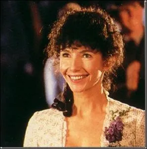 Clara Clayton apparait dans :