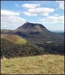Au sommet du puy de Dme se dressait jadis une statue, oeuvre de Znodore qui y consacra 10 ans de sa vie. Qui reprsente-t-elle ?
