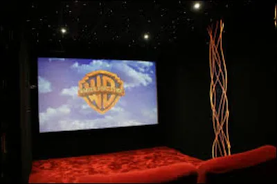 Mon 1er est un vieux loup
Mon 2e est bête
Mon 3e sert à dormir
mon 4e est une planète sur laquelle il vaut mieux garder les pieds
Mon tout est un film de Jacques Deray avec :