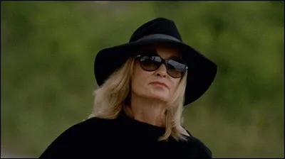 Dans quelle série Jessica Lange interprète-t-elle une sorcière ?