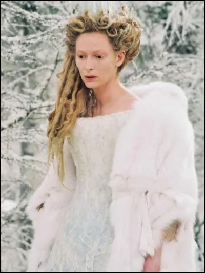 Dans quel film Tilda Swinton est-elle une sorcière ?
