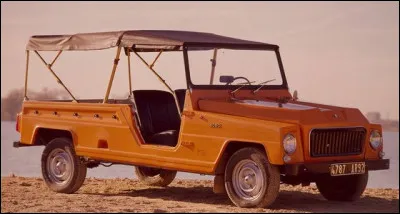 Lancée en 1970 sur une base de 4L pour concurrencer la Citroën Méhari, cette auto resta confidentielle avec 60 000 exemplaires. Quel est ce modèle ?