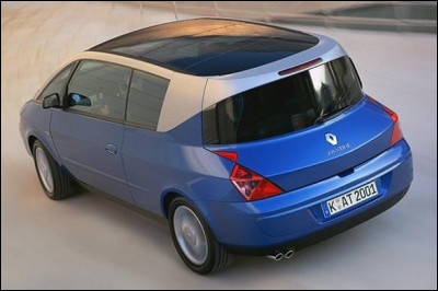 Cette auto de luxe a été produite à 8 557 exemplaires et distribuée par Renault de 2001 à 2003. Quel est ce modèle ?