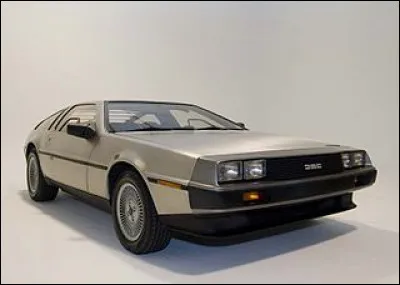 Cette DMC 12 est bien connue grâce au film « Retour vers le futur », mais elle demeure un échec commercial aux USA. Quel est le nom du modèle ?