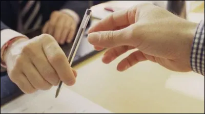 Te prête-t-il volontiers ses affaires ?