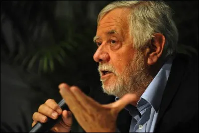 Ce paléontologue et paléoanthropologue dont le nom est attaché à la découverte, en 1974 en Éthiopie, du fossile d'Australopithèque nommé Lucy, se prénomme ...