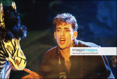 Contrairement &agrave; ce que l'on pouvait croire, il n'&eacute;tait pas n&eacute; en Italie.Tr&egrave;s passionn&eacute; par la danse d&egrave;s son plus jeune &acirc;ge, il voulait se lancer dans une carri&egrave;re de chanteur.C'est dans la p&eacute;riode des ann&eacute;es 80, qu'il avait connu le succ&egrave;s avec son c&eacute;l&egrave;bre tube "Tarzan Boy".Malheureusement, il nous a quitt&eacute;s le 29 mars 1995 &agrave; seulement 37 ans.Il s'agit de...