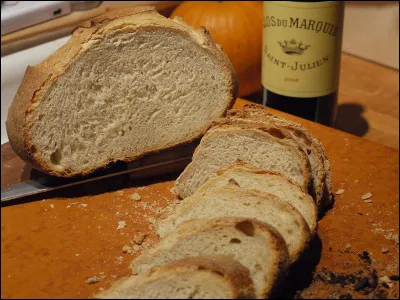 Si vous voyez sur l'étal du boulanger un pain retourné faites attention, mais pourquoi ?