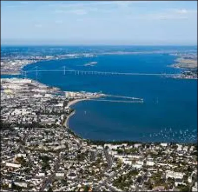 Dans quel département se trouve la ville de Saint-Nazaire ?