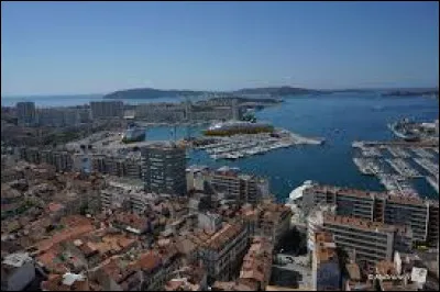Dans quel département se situe la ville de Toulon ?