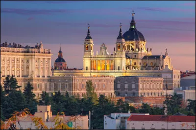 D'après cette image, quelle est la ville ?