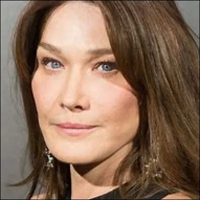 Son nom est Bruni, quel est le prénom de cette chanteuse ?