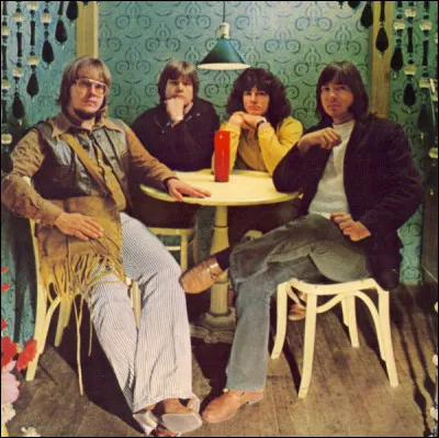 Quel groupe Randy Bachman forme-t-il, avant BachmanTurner Overdrive ?