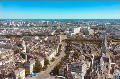 Quelle est son altitude par rapport &agrave; la mer ?