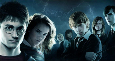 Quel insigne Hermione reçoit-elle en cinquième année ?