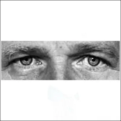 Il fut pilote automobile.