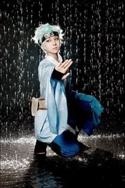 Il est le "fils" d'Orochimaru et il traîne toujours avec le fils du septième Hokage, c'est :