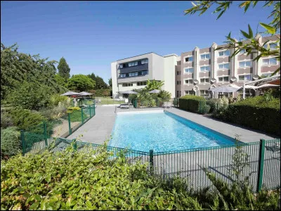 Dans quel département se situe Clermont-Ferrand ?