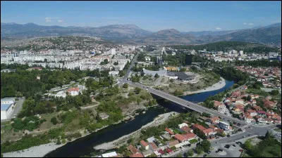 Quelle est cette capitale balkanique, ancienne Titograd à l'époque de la Yougoslavie ?