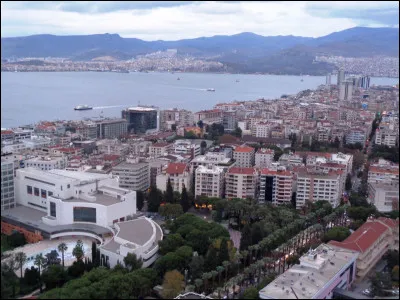 Voici l'ancienne Smyrne. Quelle est cette ville turque ?