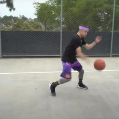 Ce move est un move d'illusion avec un tr&egrave;s rapide mouvement de bras. C'est le...