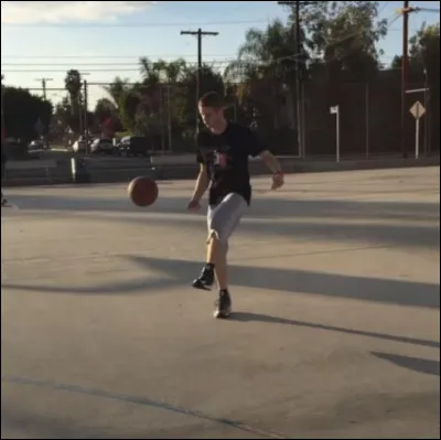 Comment appelle-t-on ce geste qui donne un effet sur la balle ?