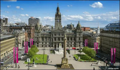 Ville de Grande-Bretagne, située sur la rivière Clyde, dans les Lowlands, la plus importante ville d'Ecosse :