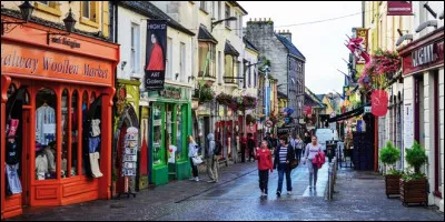 Ville irlandaise de 80 000 habitants, située sur la côte ouest de l'île :