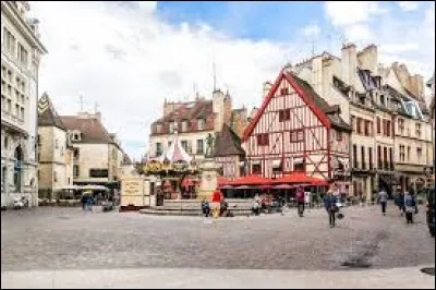Dans quel département se situe la ville de Dijon ?
