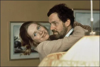 Dans quel film du cinéaste suédois Ingmar Bergman peut-on voir le couple Liv Ullmann et Erland Josephson ?