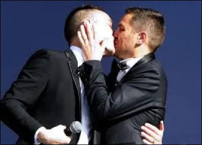 Quel était le premier couple homosexuel à se marier ?