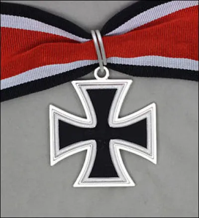 Quelle est cette décoration militaire allemande établie par le roi de Prusse en 1813 ?