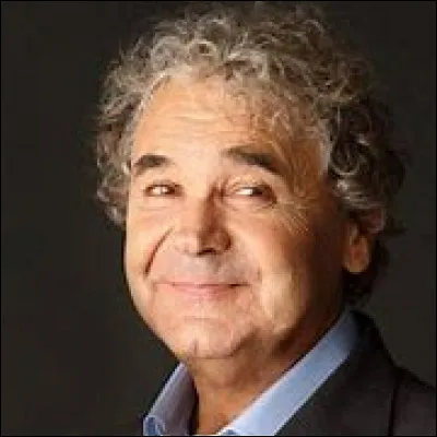 Son nom est Perret, quel est son prénom ?