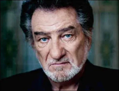 Son est Mitchell, quel est son prénom ?