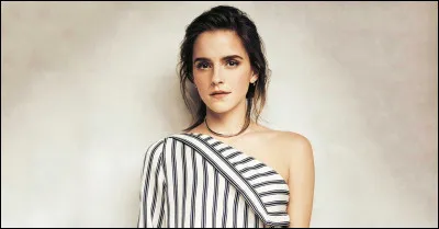 En mars 2015, le magazine AskMen la désigne comme...