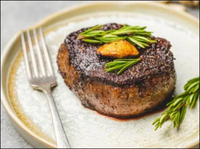 On ne se refuse rien en ce jour de fête ! Voici un filet de buf de 3 cm d'épaisseur, (j'espère que Jeff n'a pas raté la cuisson), qu'on appellera :