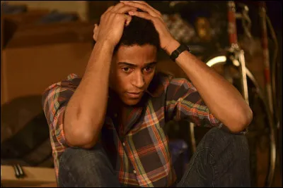 Quel est le personnage joué par Alfred Enoch ?