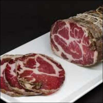 Quelle saucisse &agrave; base de muscle cervical de porc peut venir de Corse, du nord de l'Italie ou de la Suisse italophone ?