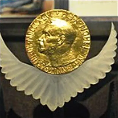 Quel ancien vice-pr&eacute;sident des &Eacute;tats-Unis a re&ccedil;u le prix Nobel de la paix ?