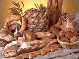 En 1900, les français mangeaient 500 grammes de pain par jour contre 150 grammes en 2000.