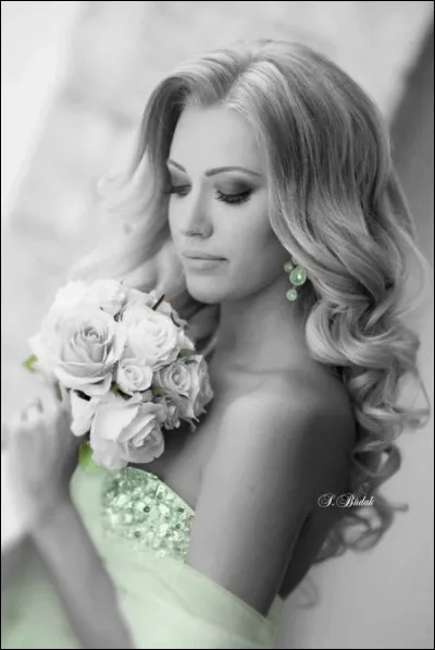 Comment est appelé la partie superficielle de la peau ?