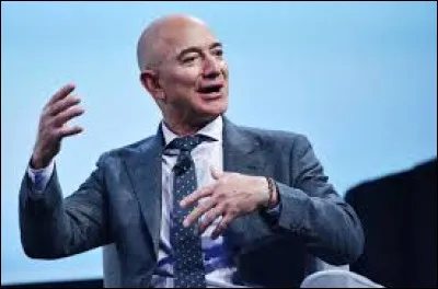Le Covid-19 aura fait des malheureux, mais c'est bien connu, le malheur des uns fait le bonheur des autres. Jeff Bezos, PDG d'Amazon a une fortune qui s'élève à 202 milliards, ce qui fait de lui l'homme le plus riche au monde.